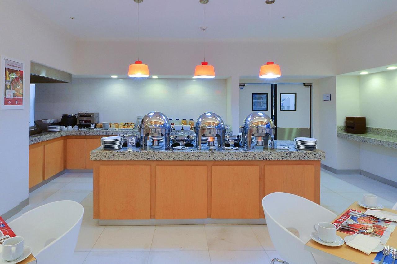 Fiesta Inn Chetumal Ngoại thất bức ảnh